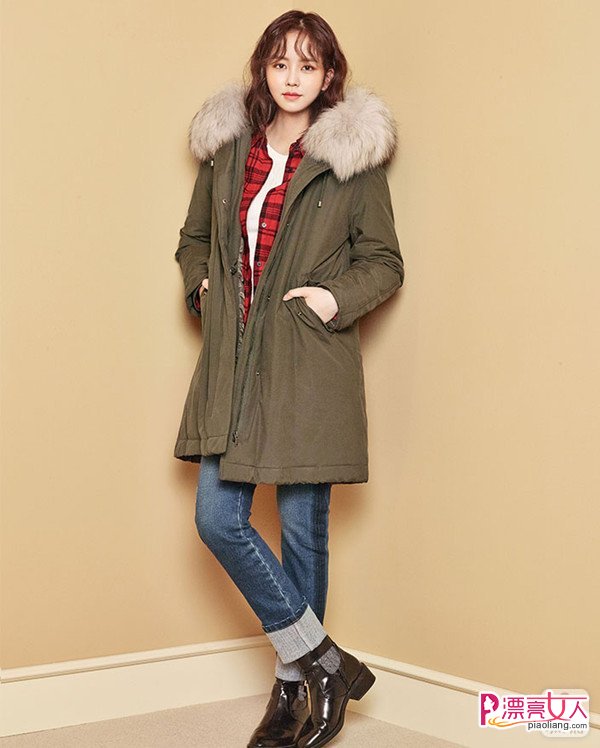 金所炫示范冬季少女感穿搭 基础款也能穿出韩剧女主范儿(图3)