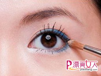 眼部化妆技巧：让你拥有一双漂亮迷人的眼睛(图6)