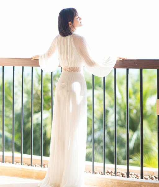 谢娜产后瘦身成功 穿白色长裙美若仙子(图2)