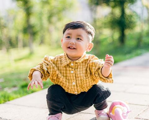 重男轻女的家庭里，那个可怜的女孩后来怎么样了？(图4)