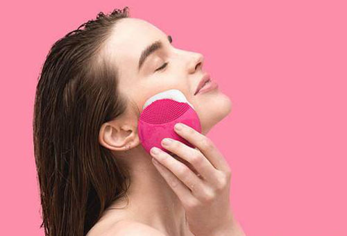 洗脸仪洗脸会导致毛孔变大吗 如何正确使用洗脸仪(图2)
