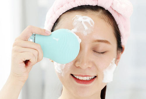 洗脸仪洗脸会导致毛孔变大吗 如何正确使用洗脸仪(图3)