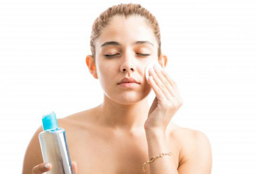 精华水和爽肤水的区别是什么？精华水能够代替爽肤水吗？(图1)