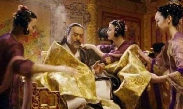 古代皇帝无耻的取暖方式 宫女哭着请求不要！(图2)