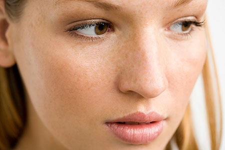  造成皮肤暗黄的原因有哪些？与这5大因素有关！