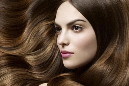 夏季如何保养自己的头发，这六个方法告别毛躁无光泽拥有完美秀发(图1)