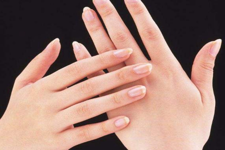 女性如何护理手部肌肤,做到这几点还原白嫩双手(图1)