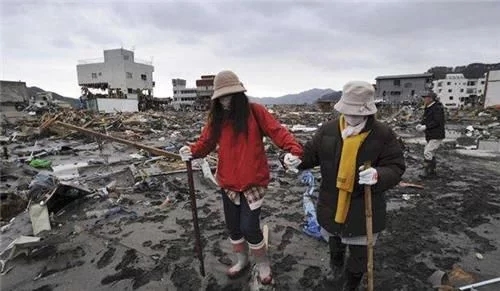 唯一生活在日本核辐射区的活人，独自照顾变异动物6年！(图2)