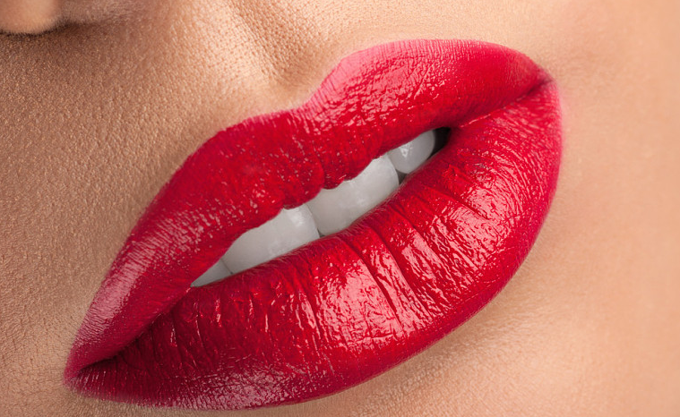 口红跟唇釉有哪些区别？口红跟唇釉哪个比较好用？(图1)