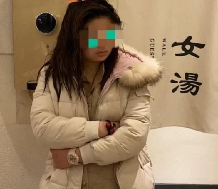 女子洗浴中心偷拍被抓，手机内多段女浴图像待售，是否犯罪还未知(图1)