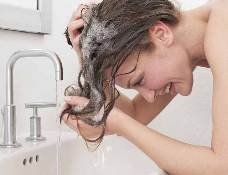 熬夜多了会导致脱发？这几个坏习惯在拉高你的发际线知道吗？(图7)