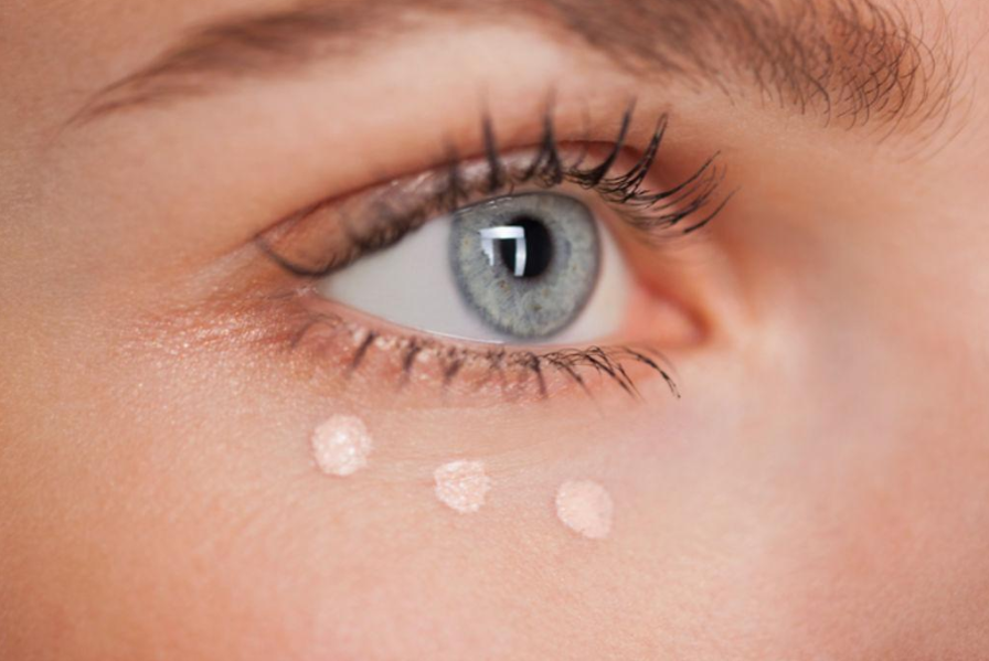 眼霜的保质期有多久？眼霜应该怎么涂？(图4)
