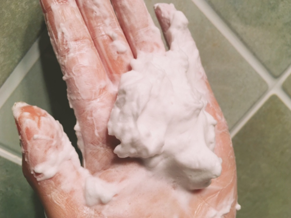 这些洁面误区你知道吗？油性皮肤每天用硫磺皂洗脸好吗？(图3)