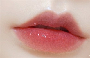 教你护理唇部的小技巧 你记住了吗？