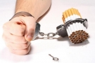 多年烟瘾犯了很难受 9大招对付烟瘾发作