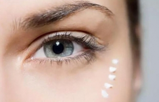 眼霜越早用越好吗 眼霜几岁开始使用合适?