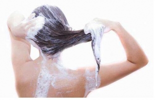 正确的洗澡顺序是最后洗头吗? 洗头发的正确方法