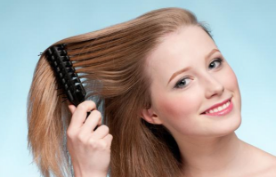 头发产生的静电会让头发毛躁吗？冬季头发如何去静电？