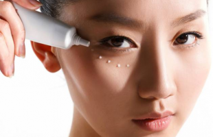 眼霜适合什么年纪的人使用？正确护眼方法了解一下！