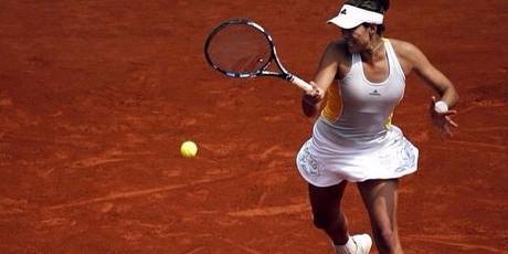 为何女网球运动员要把网球塞到裙子里？教练无奈说出其中“猫腻” 